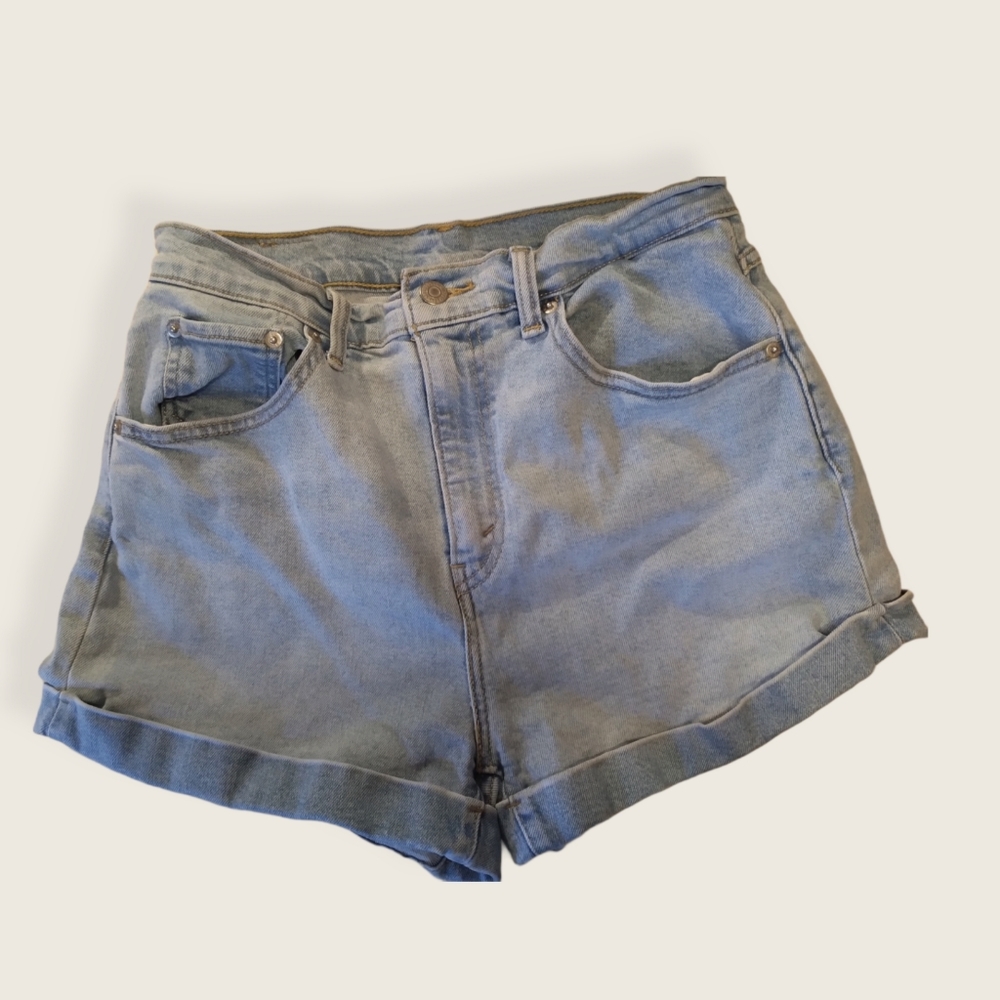 Levi's high waisted jean denim mom shorts size 30